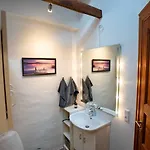 Skylight - Private Terrace, Free Parking & Walk To Villa