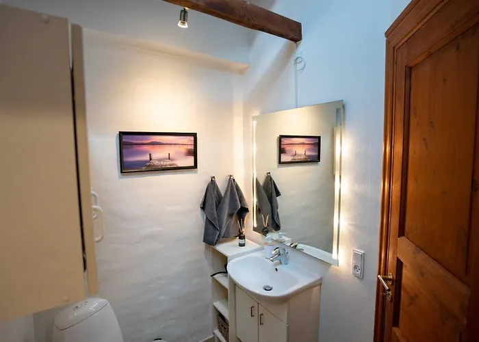 Skylight - Private Terrace, Free Parking & Walk To וילה