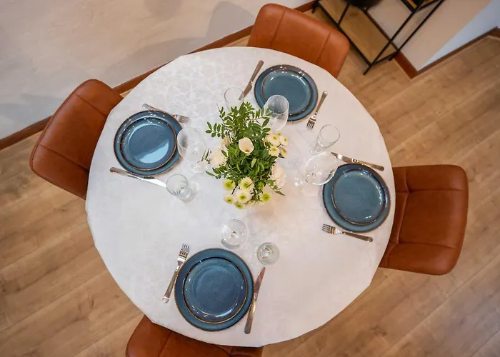 וילה Skylight - Private Terrace, Free Parking & Walk To
