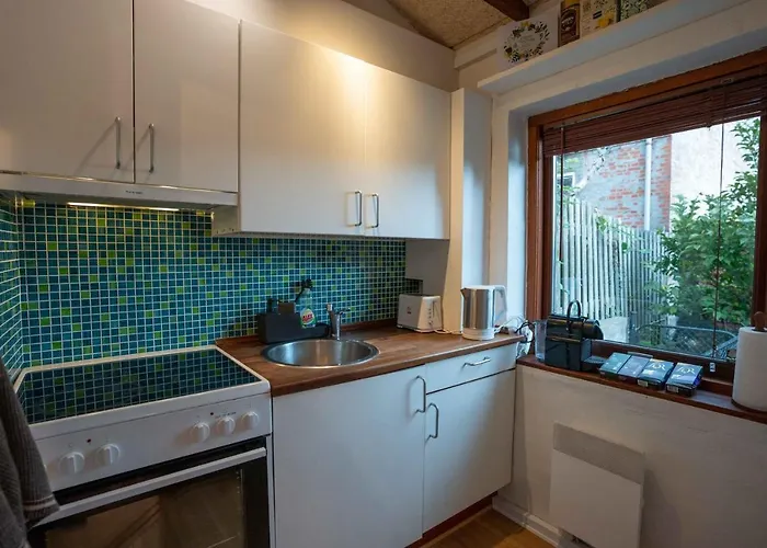 Skylight - Private Terrace, Free Parking & Walk To וילה *