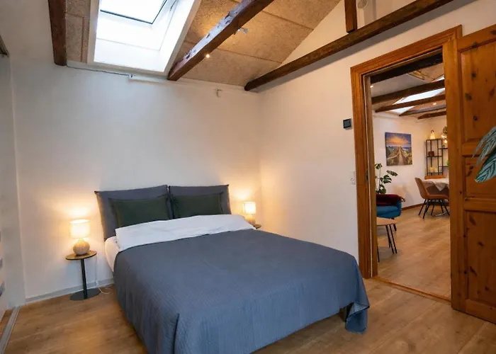 Skylight - Private Terrace, Free Parking & Walk To הורסנס